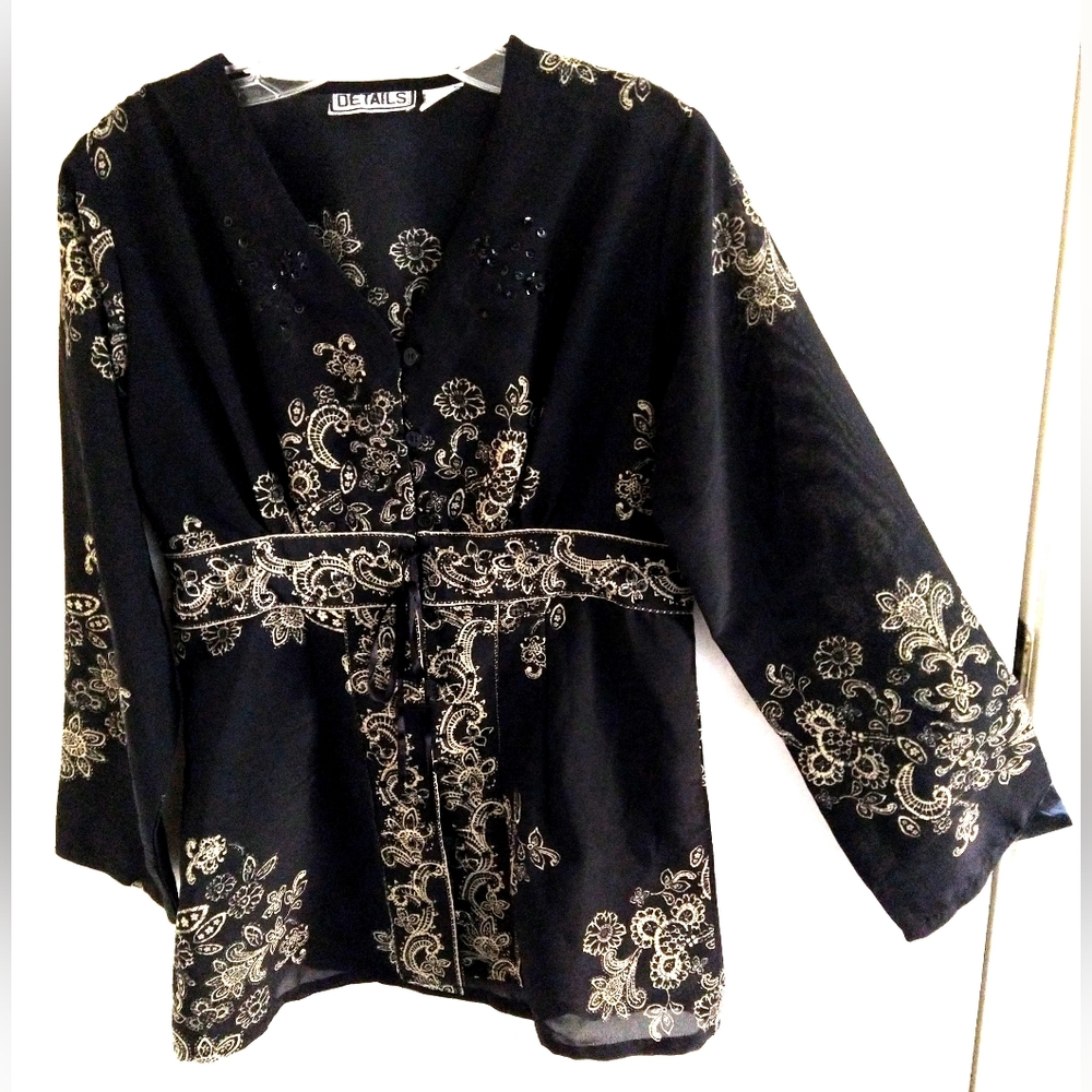 DETAILS WOMEN'S MISSES SIZE M BLACK AND GOLD BLOUSE TOP ASIAN DESIGN.
